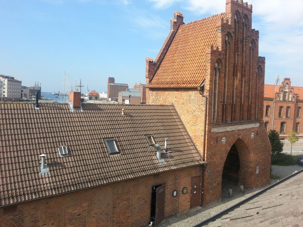 Pension Am Wassertor Висмар Экстерьер фото