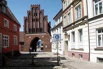 Pension Am Wassertor Висмар Экстерьер фото